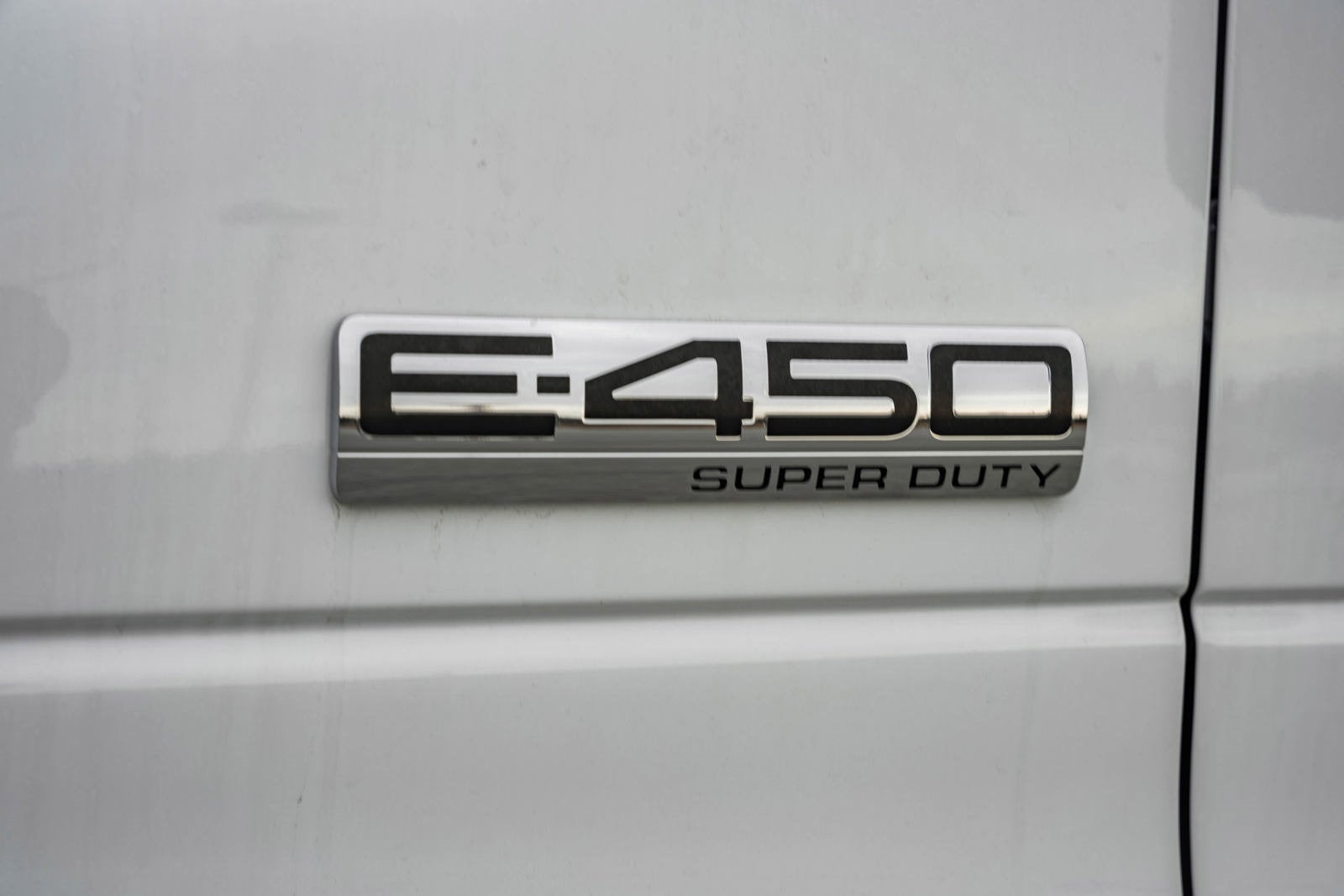 2024 Ford E-Series Cutaway E-450 DRW